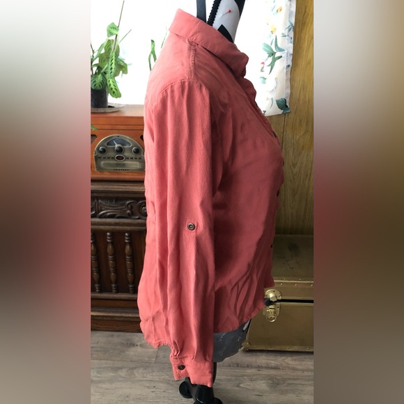 Button Down - Picture 5 of 5